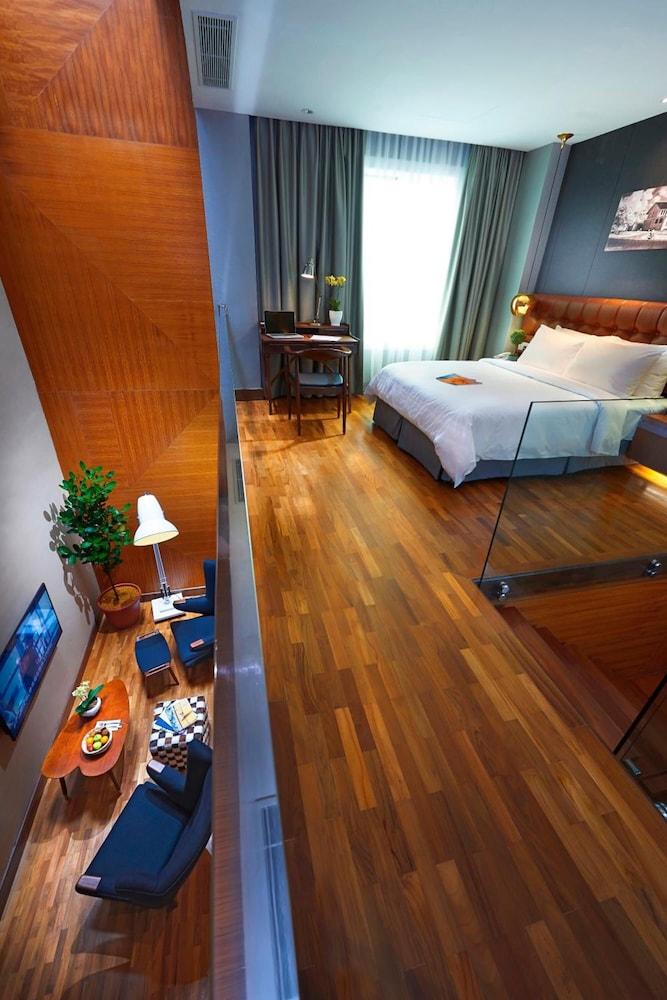Kingwood Boutique Hotel Мири Экстерьер фото